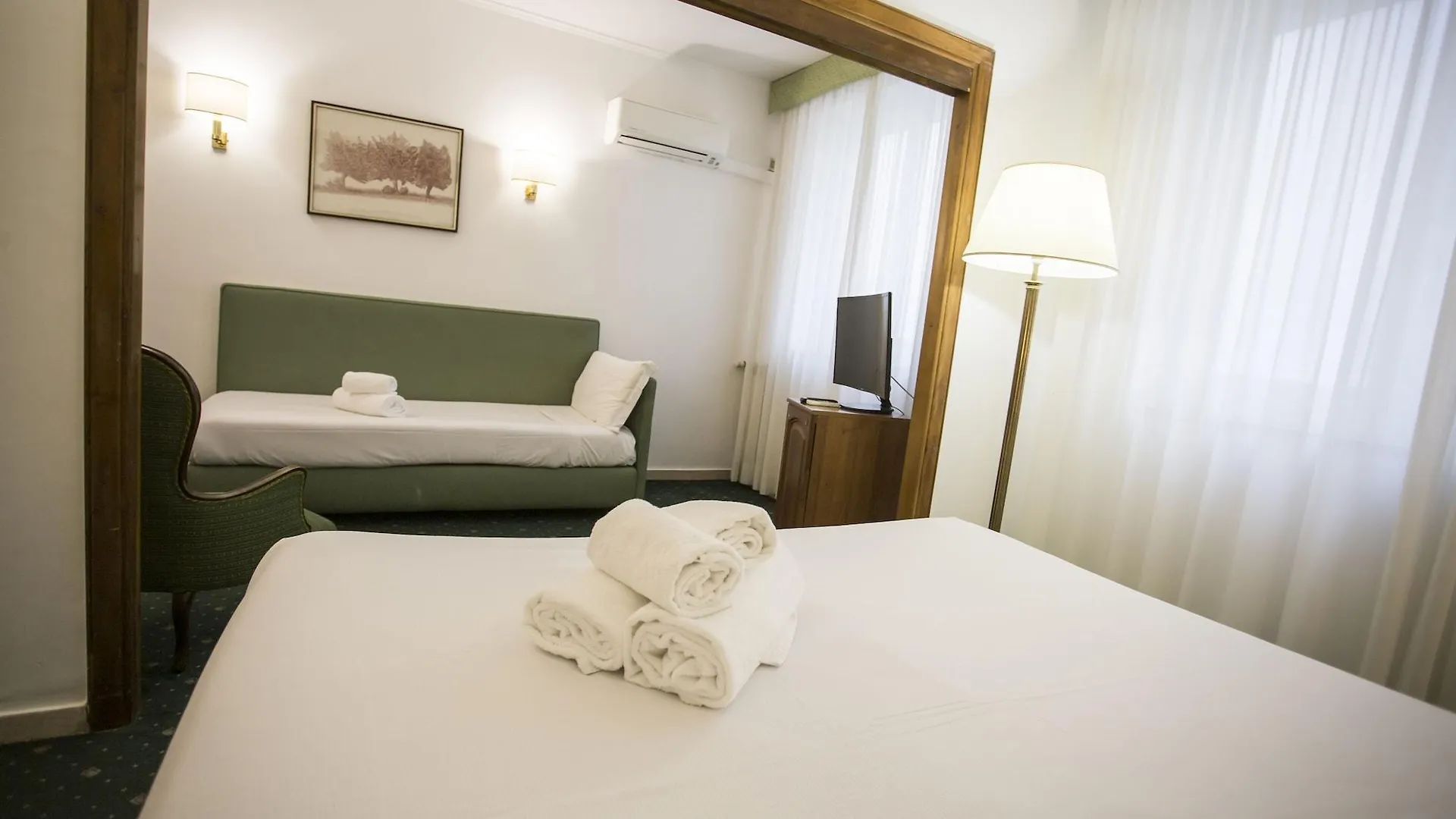 Hotel Napoleon Rome 4*,