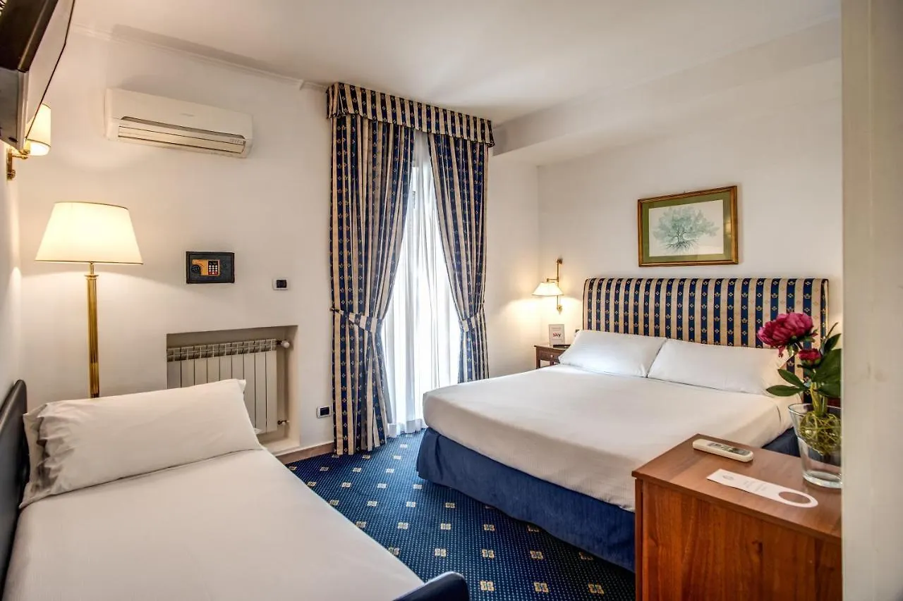 Hotel Napoleon Rome 4*,